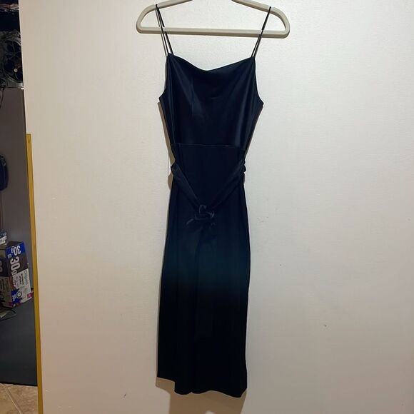 Alice + Olivia Harmon Cropped Belted Wide Leg Gaucho Satin Jumpsuit Black Size 2 - Picture 8 of 15